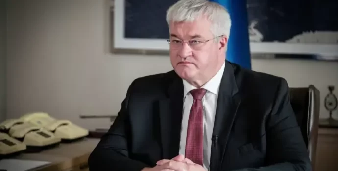 Ucraina expulzează diplomați maghiari în urma acuzațiilor de spionaj: escaladare diplomatică în regiunea Transcarpatia 9 Ucraina expulzează diplomați maghiari