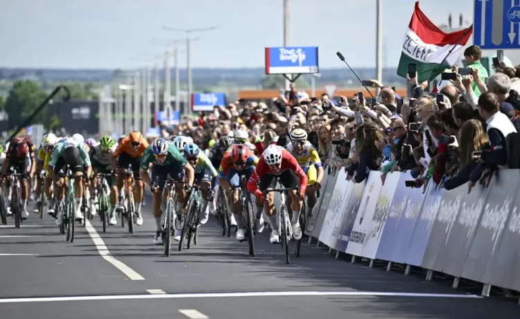 Dylan Groenewegen se impune în etapa a 4