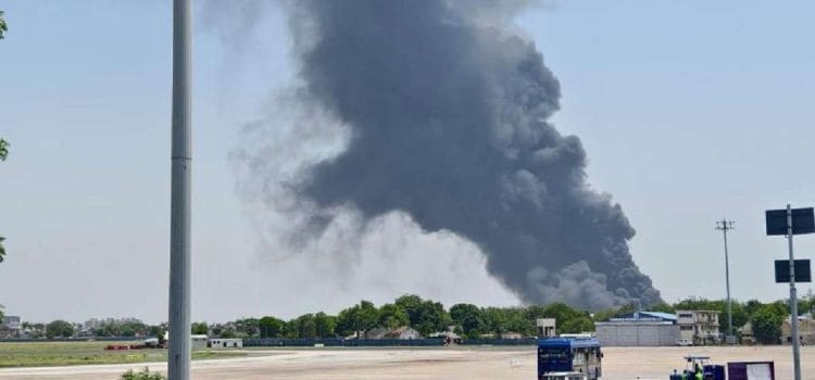 Tragedia de la Ahmedabad: Avion Air India cu 242 de persoane la bord s-a prăbușit – toate victimele au murit 3 Avion Air India cu 242 de persoane la bord s-a prăbușit