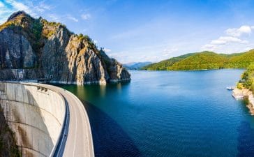 Exercițiu De Deversare Controlată A Apei Din Lacul Vidraru 7 lacul vidraru